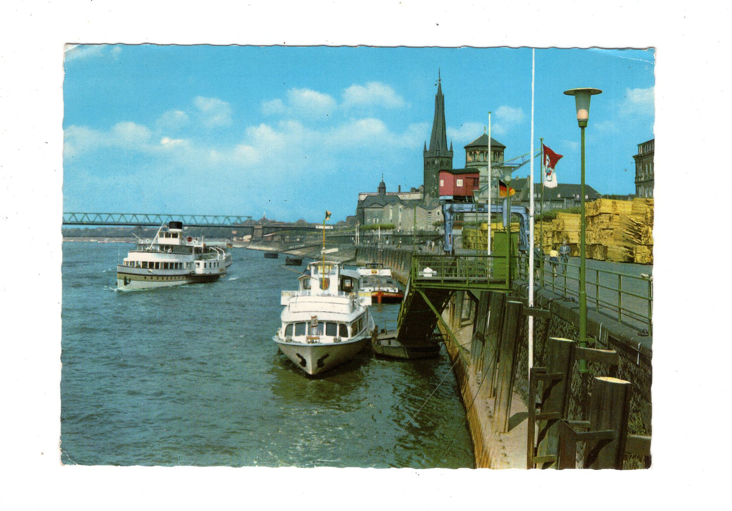 Ansichtskarte Düsseldorf am Rhein / Rheinpartie / M1-64