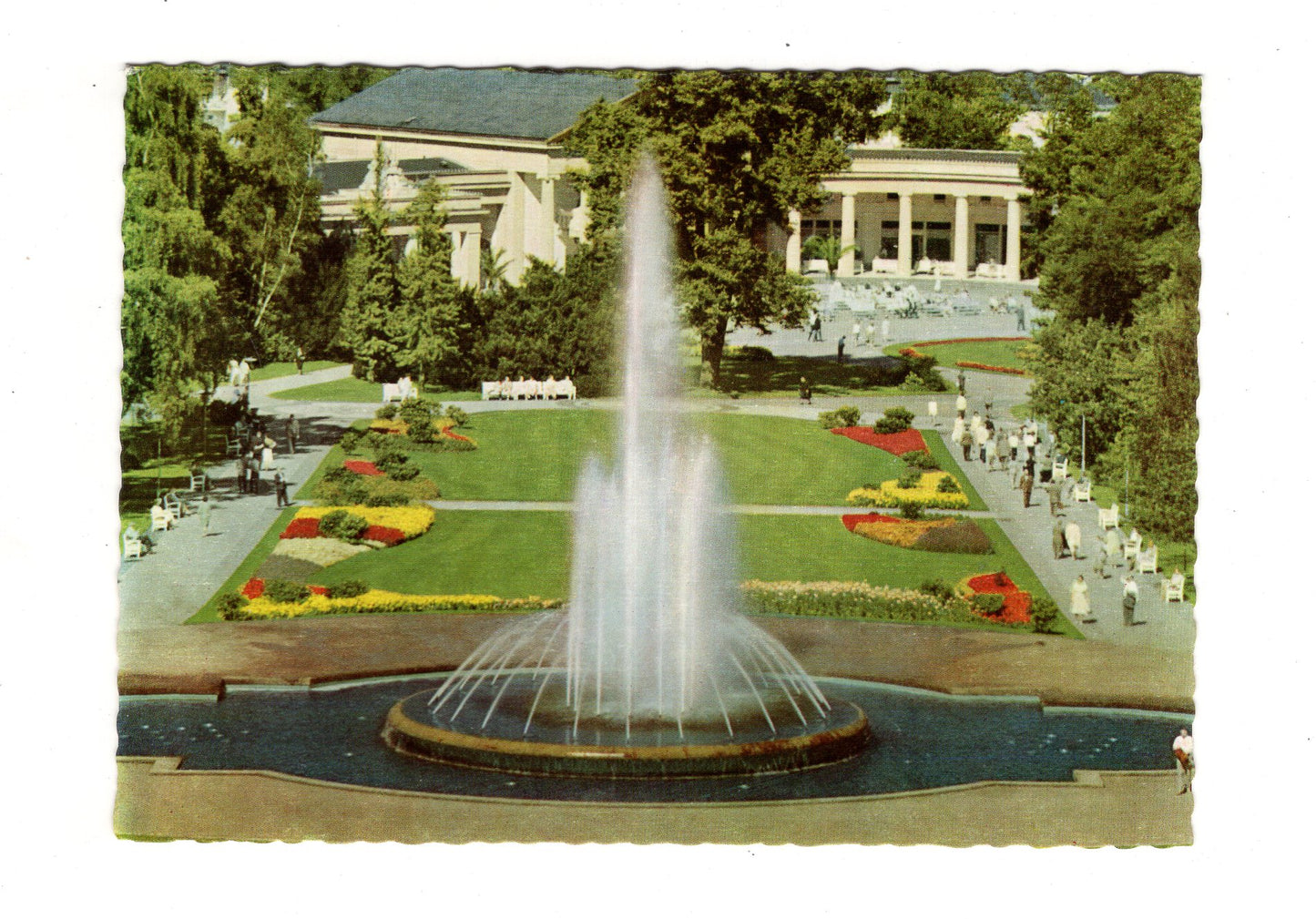 Ansichtskarte Bad Oeynhausen / Große Fontäne und Wandelhalle