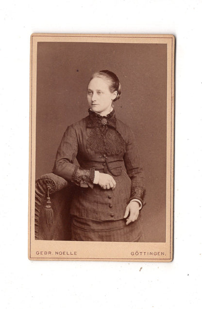 Fotografie Feine Dame - Göttingen um 1880 / CDV L1-24