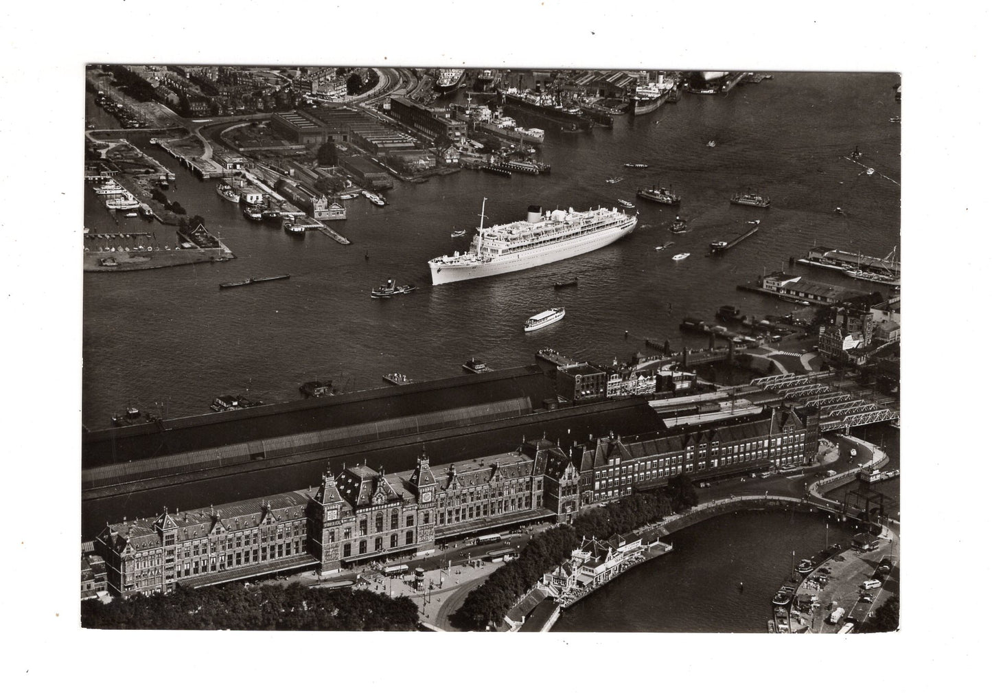 Ansichtskarte Amsterdam / Hafenansicht / Niederlande / M1-69