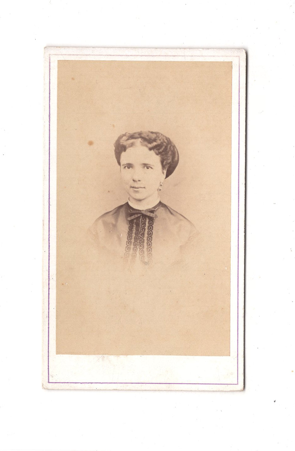 Fotografie Damenportrait - unbekannter Ort um 1870 / CDV C1-04