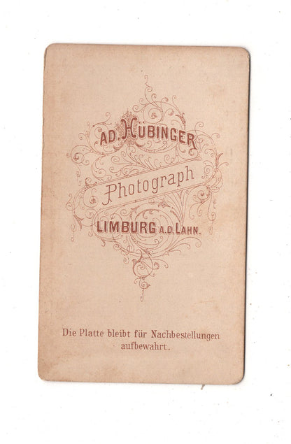 Fotografie Niedliches kleines Mädchen - Limburg an der Lahn um 1870 / CDV M1-27