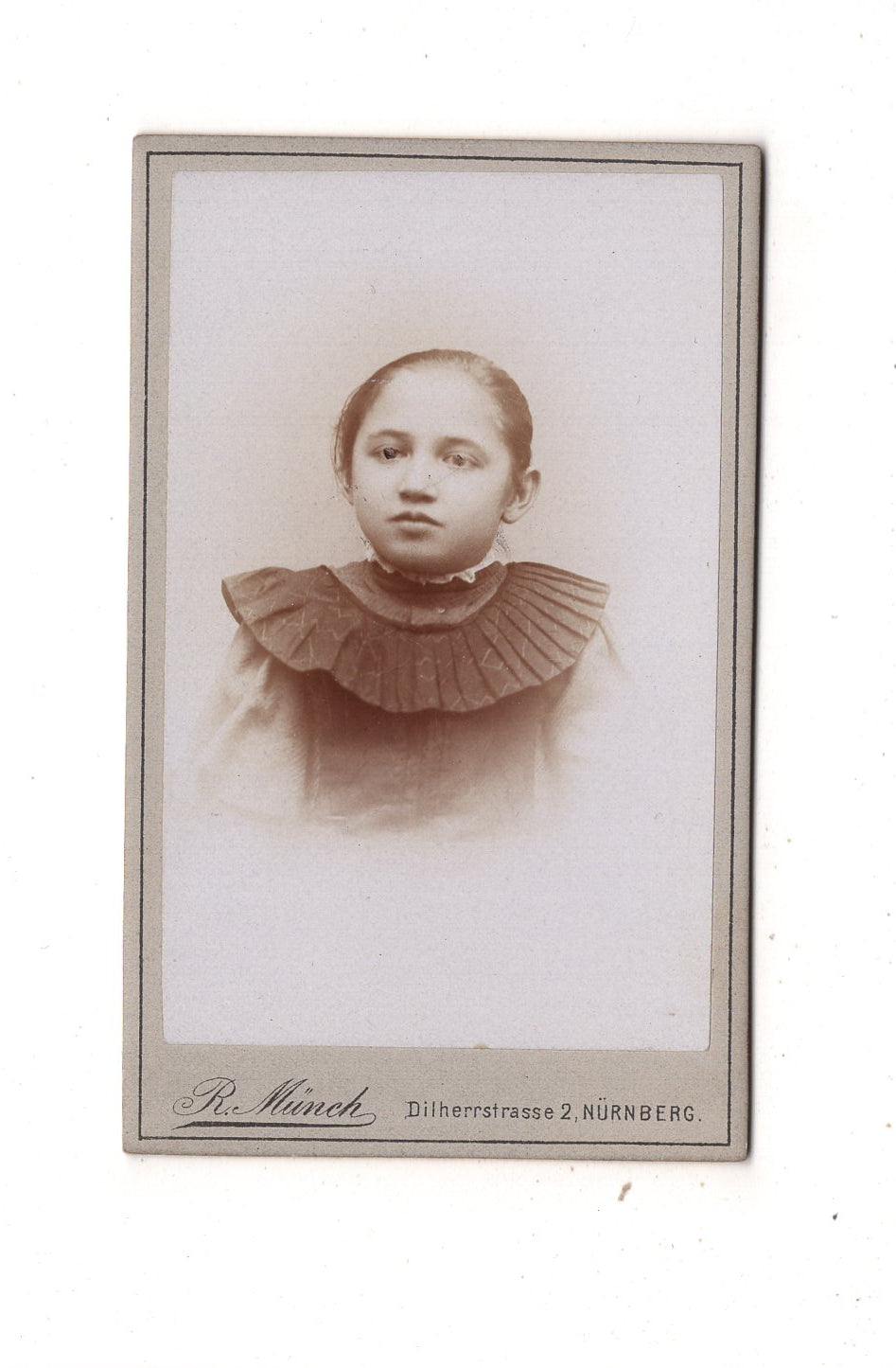 Fotografie Niedliches kleines Mädchen - Nürnberg 1890er / CDV M1-27