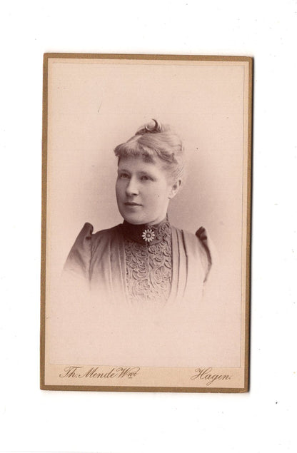 Fotografie Damenportrait / benannt - Hagen in Westfalen 1890/91 / CDV C1-04