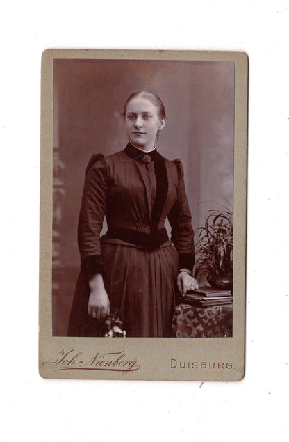 Fotografie Feine Dame - Duisburg 1880er / CDV L1-25
