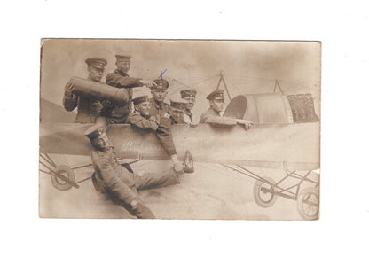 Ansichtskarte / Feldpost / Gruppenbild Soldaten - Lockstedter Lager 1916