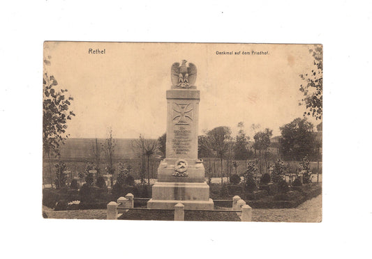 Ansichtskarte Kriegerdenkmal auf dem Friedhof in Rethel / Frankreich