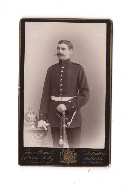 Fotografie Soldat mit Pickelhabe - Wittenberg 1880er / CDV M1-07