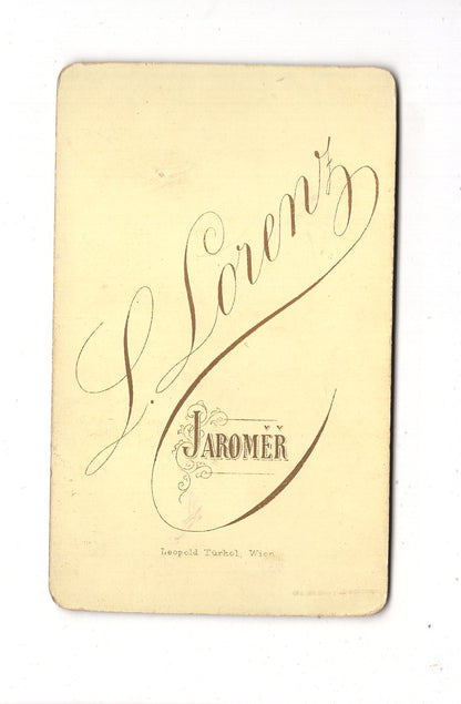 Fotografie Niedliches kleines Mädchen in Tracht - Jaromer 1880er / CDV M1-27