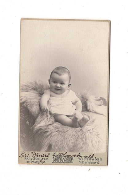 Fotografie Schönes Kinderbild / Baby / benannt - Wiesbaden um 1900 / CDV N1-10