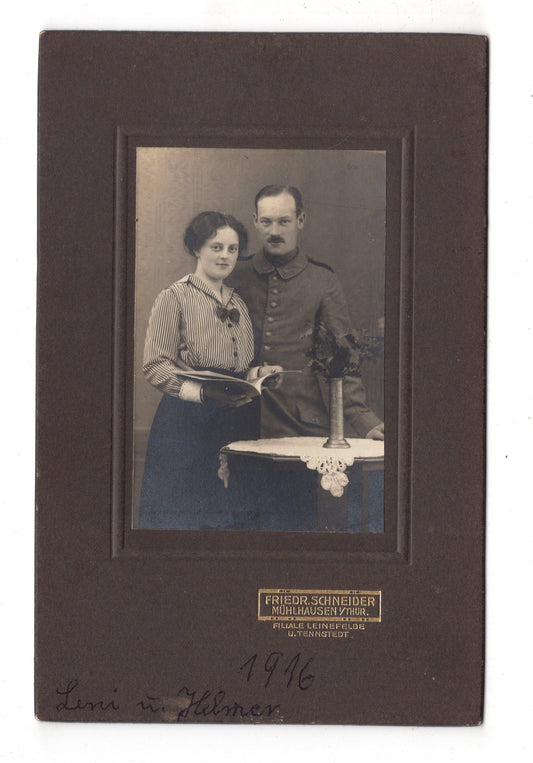 Fotografie Soldat mit Frau - Mühlhausen in Thüringen 1916 / CAB U-22