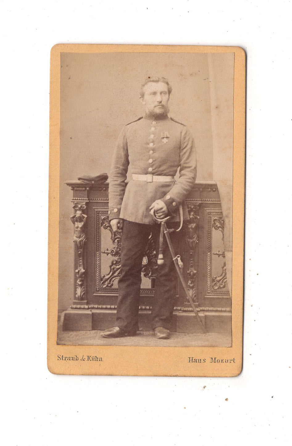 Fotografie Soldat mit Orden - Haus Mozart / Frankfurt Main 1870er