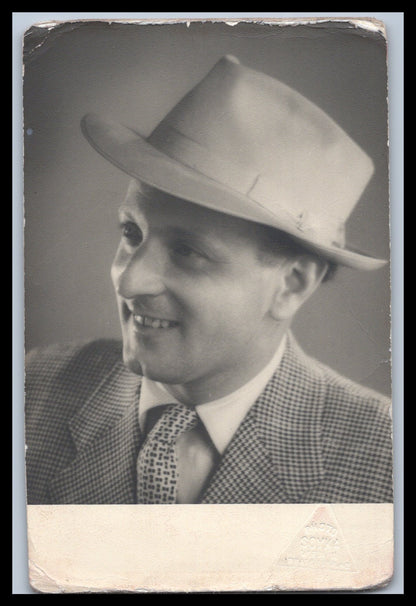 Ansichtskarte Herrenportrait / Feiner Herr mit Hut