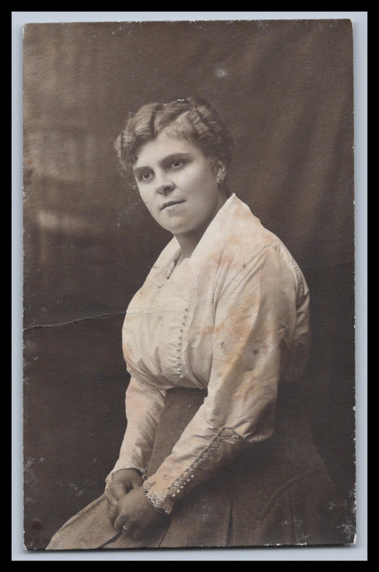 Ansichtskarte Damenportrait / Feine Dame