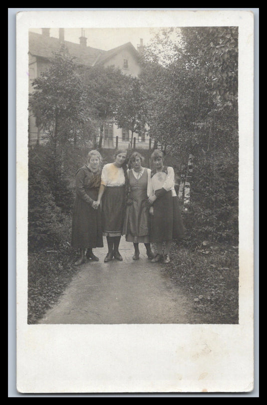 Ansichtskarte Damenportrait / Junge Frauen