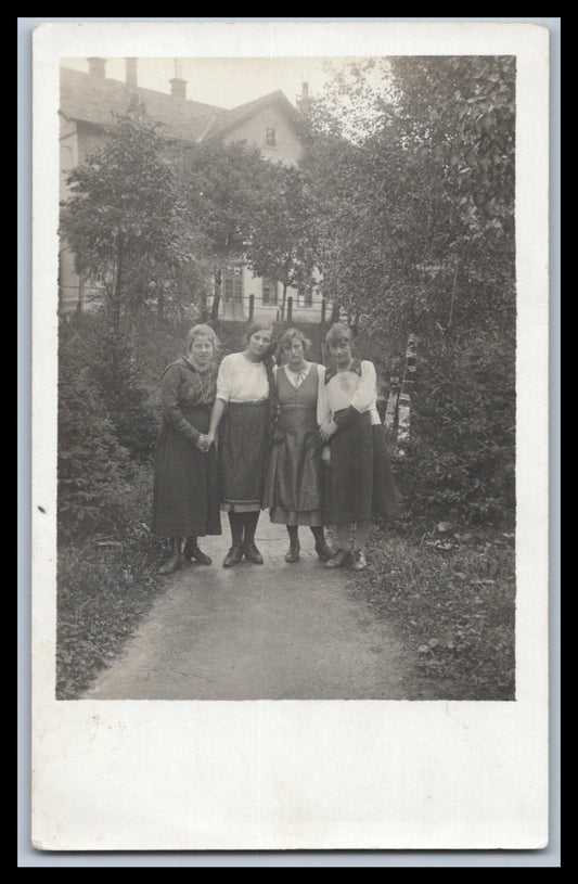 Ansichtskarte Damenportrait / Junge Frauen