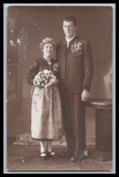 Ansichtskarte Feines Paar / Mann und Frau