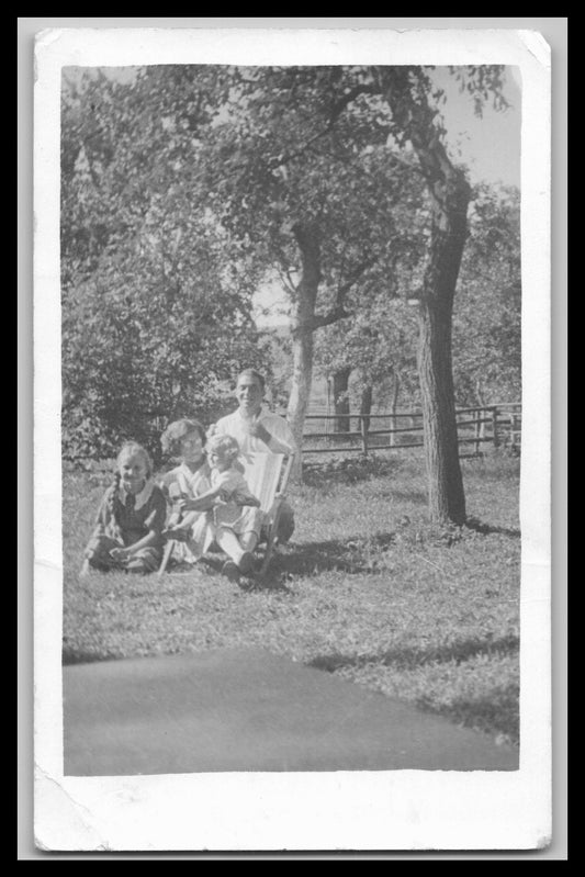 Ansichtskarte Familie / Schönes Familienbild