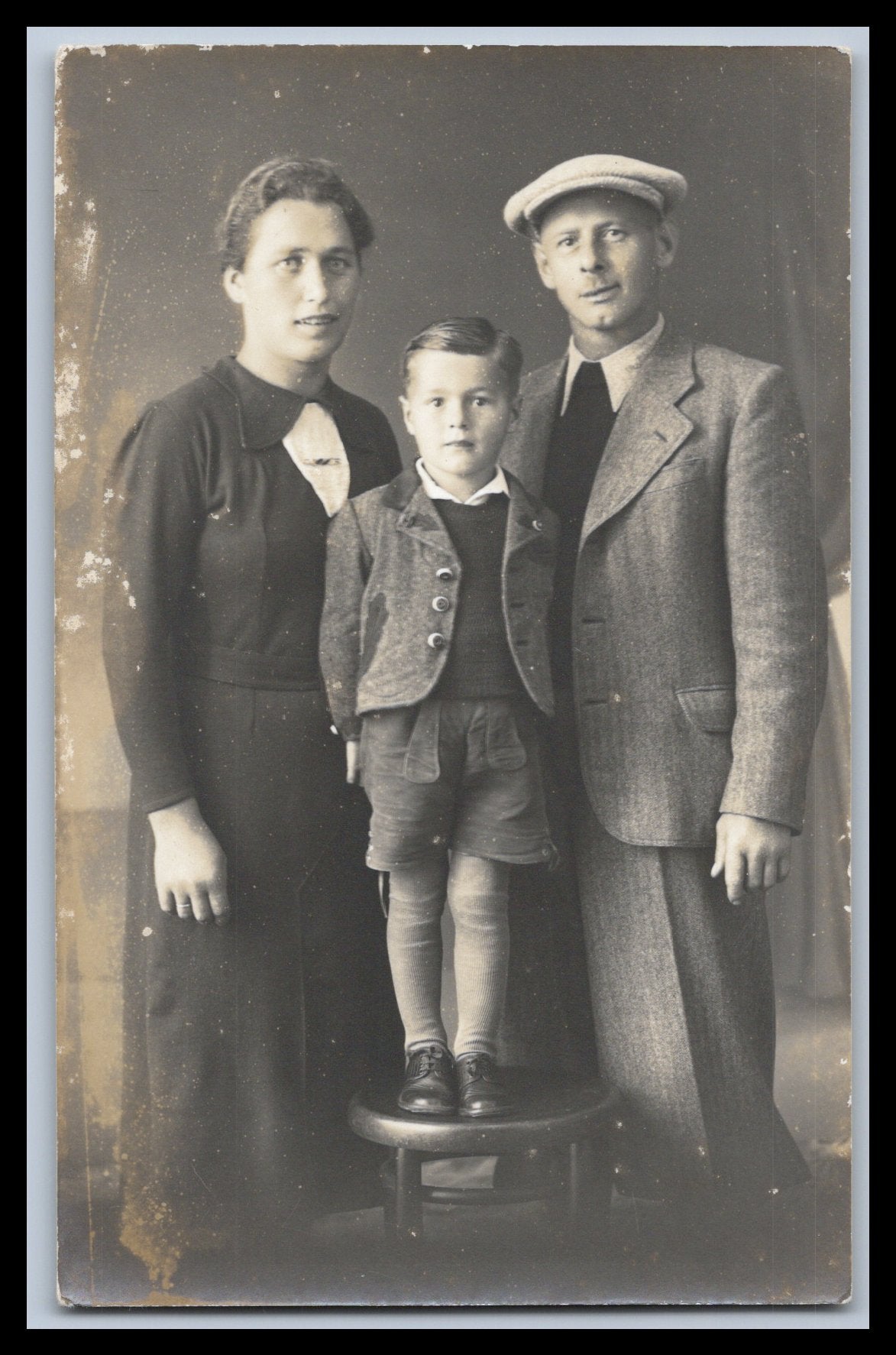 Ansichtskarte Familie / Schönes Familienbild