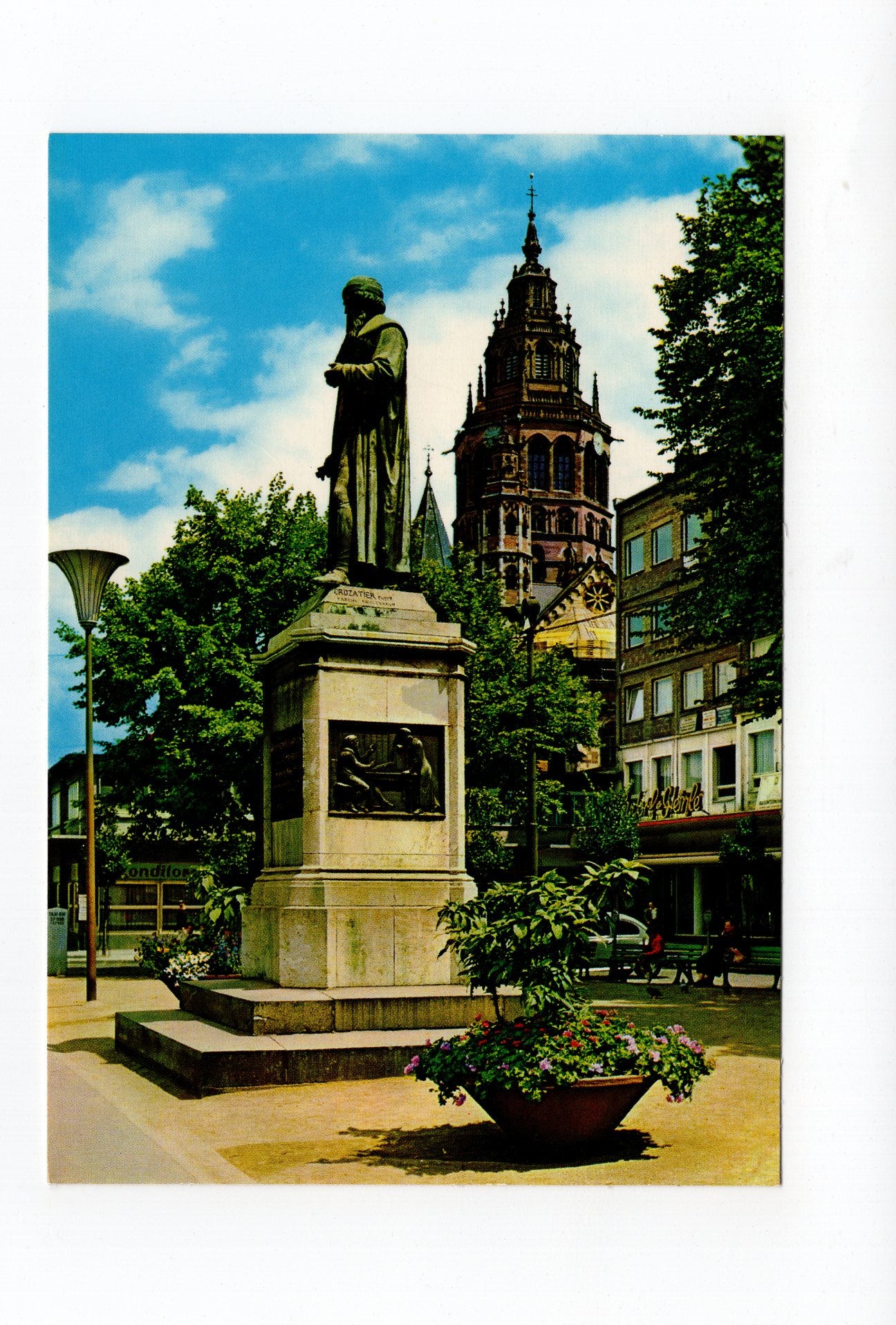 Ansichtskarte Mainz / Gutenberg-Denkmal und Dom