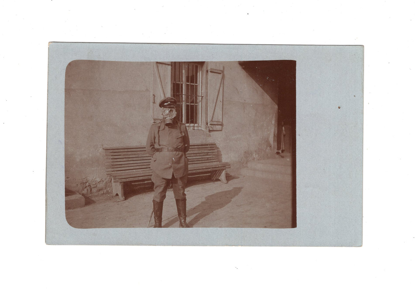 Ansichtskarte / Foto Soldat mit Gasmaske - 1917