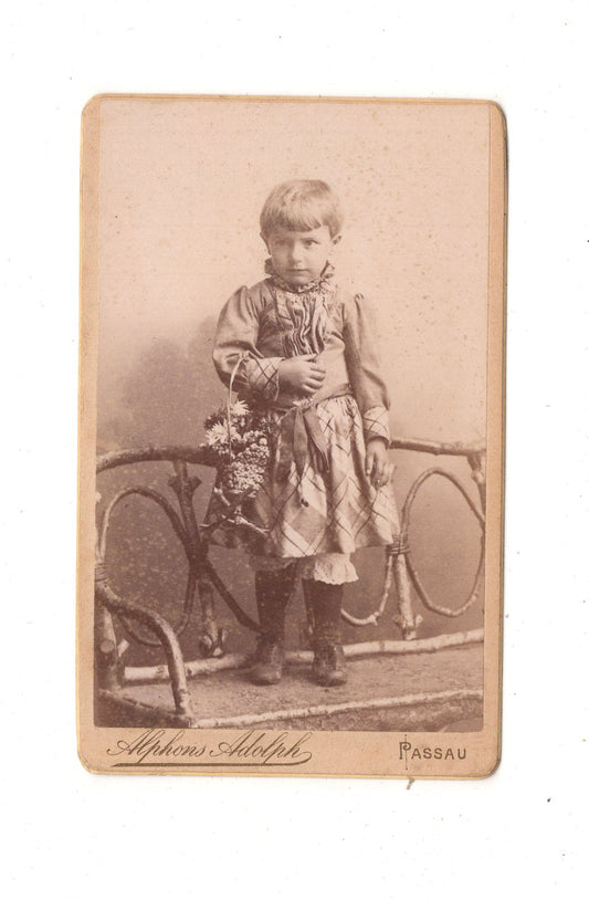 Fotografie Niedliches kleines Mädchen - Passau um 1890 / CDV M1-28