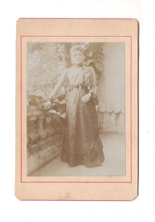 Fotografie Feine Dame - unbekannter Ort 1890er / CAB W-26