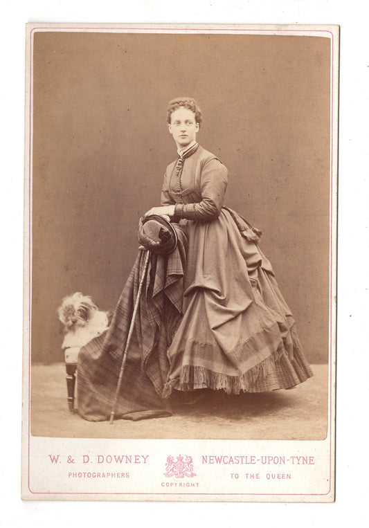 Fotografie Prinzessin Alexandra von Wales mit Hund - Newcastle-upon-Tyne 1860er / CAB U-23