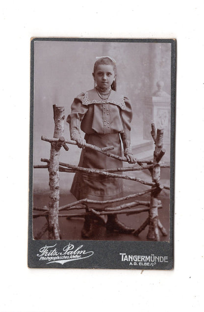 Fotografie Niedliches kleines Mädchen - Tangermünde 1900er / CDV M1-28
