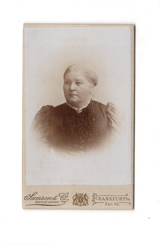 Fotografie Damenportrait - Frankfurt Main um 1900 / CDV C1-05