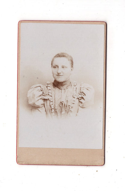 Fotografie Damenportrait - unbekannter Ort 1890er / CDV N1-15
