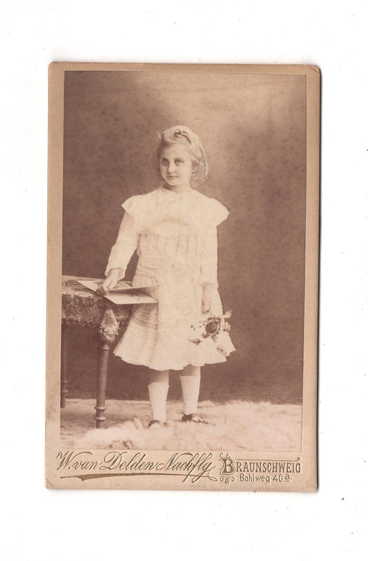 Fotografie Niedliches kleines Mädchen - Braunschweig um 1880 / CDV M1-28