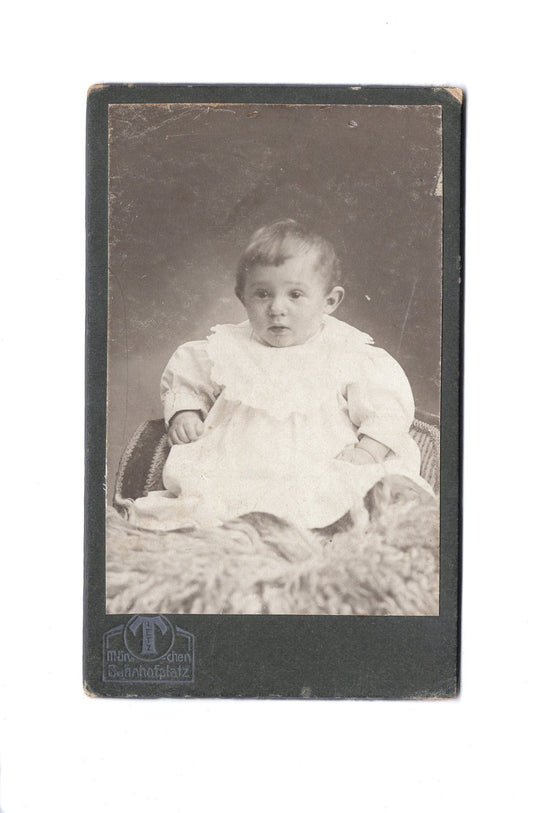 Fotografie Niedliches kleines Kind - München 1900er