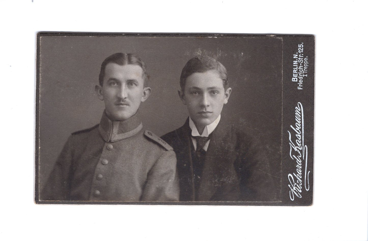 Fotografie Soldat Regiment 3 und feiner Junge / benannt - Berlin 1900er