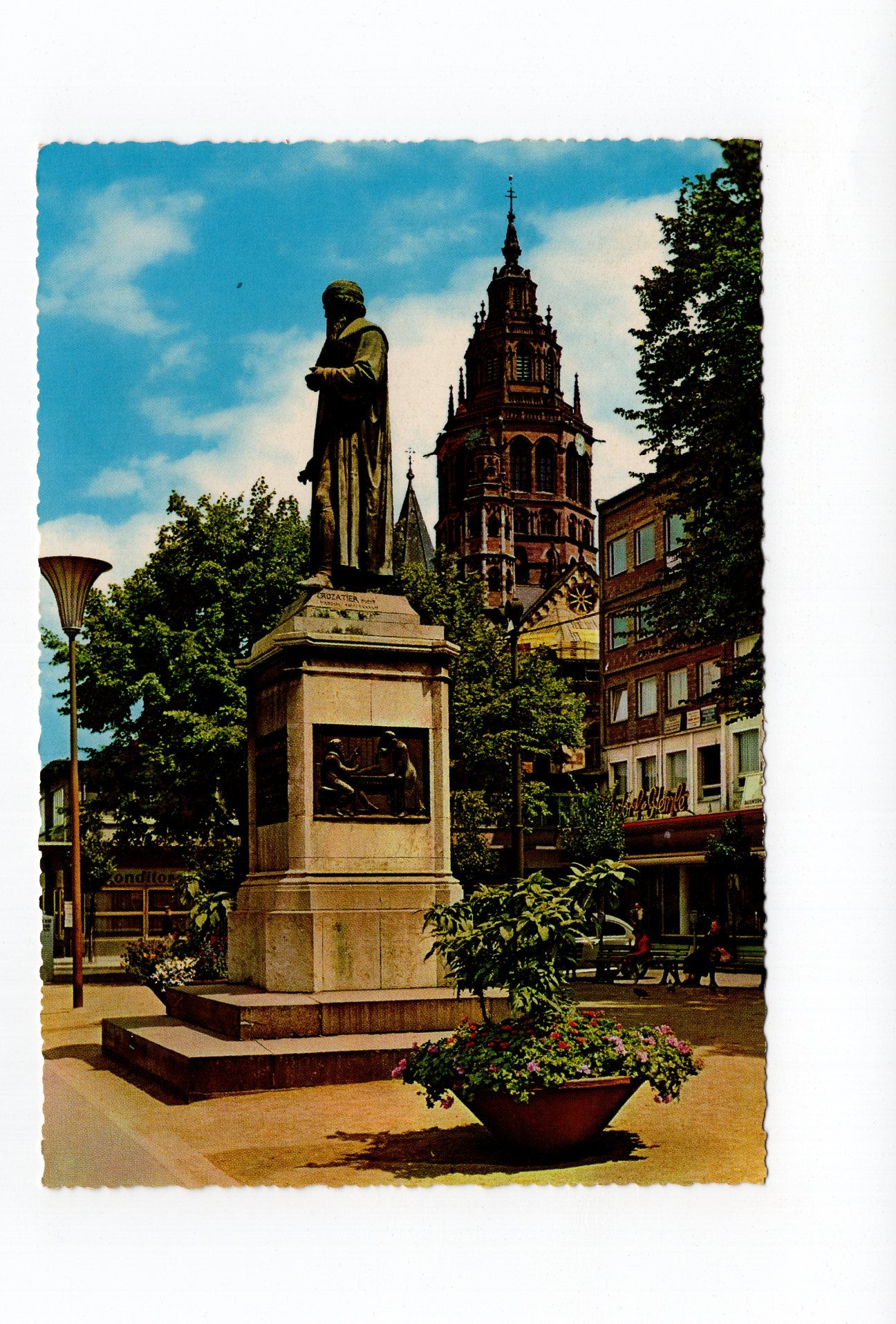 Ansichtskarte Mainz / Gutenberg-Denkmal und Dom