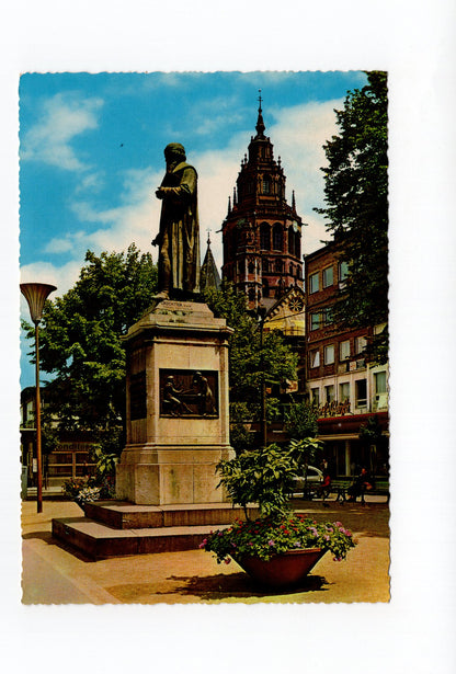 Ansichtskarte Mainz / Gutenberg-Denkmal und Dom