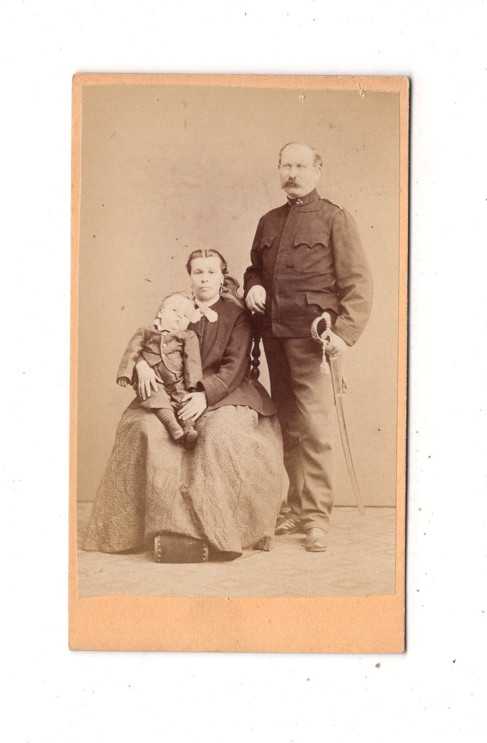 Fotografie K. u. k. Soldat mit Familie - Wien 1871