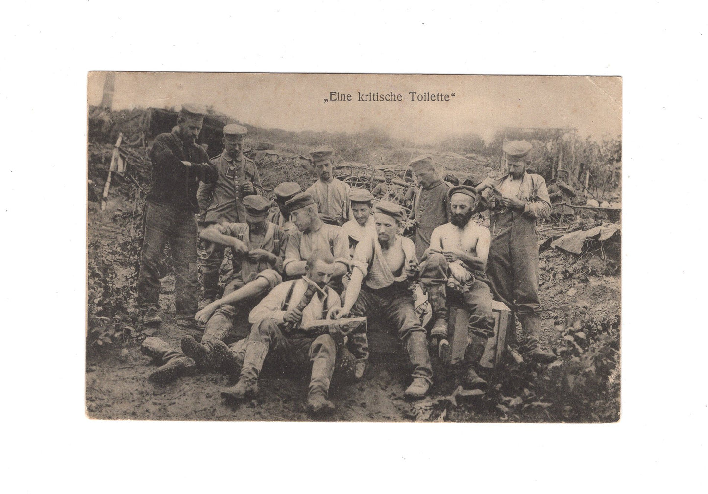 Ansichtskarte / Feldpost / Eine kritische Toilette - 1916