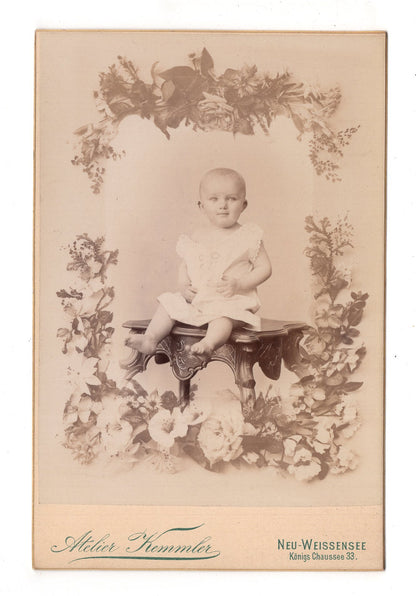 Fotografie Schönes Kinderbild / Baby - Neu-Weißensee 1890er / CAB U-24