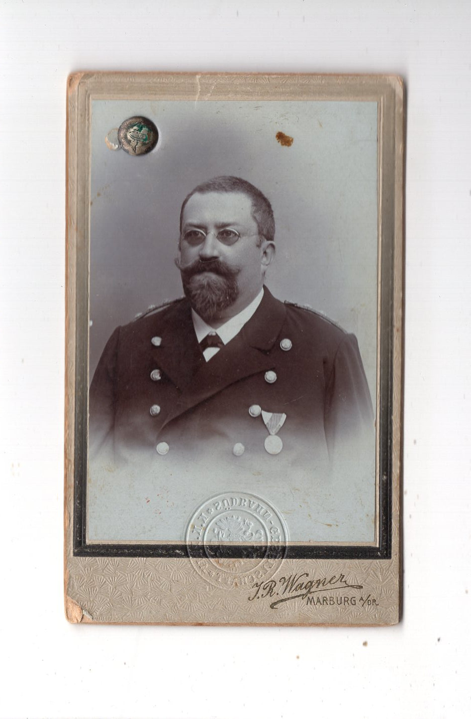 Fotografie K. u. k. Soldat mit Orden / Marine ? - Marburg / Maribor 1900er