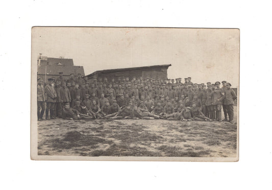 Ansichtskarte Gruppenbild Soldaten Res. Inf. Regt 225