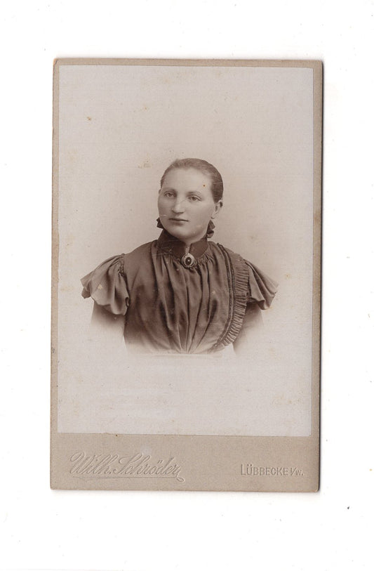 Fotografie Damenportrait - Lübbecke in Westfalen um 1900 / CDV C1-05