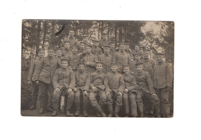 Ansichtskarte / Feldpost / Gruppenbild Soldaten Res. Inf. Regt. 260 - 1916