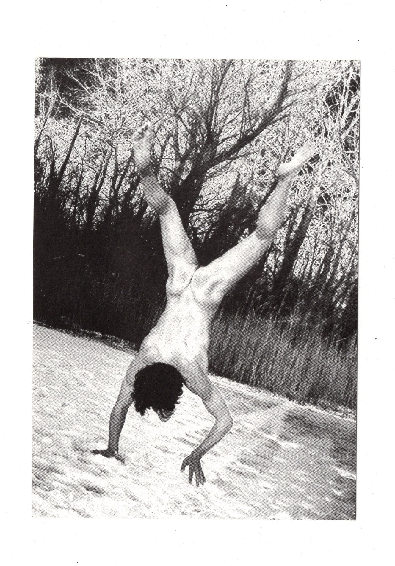 Ansichtskarte Nackter Mann im Schnee