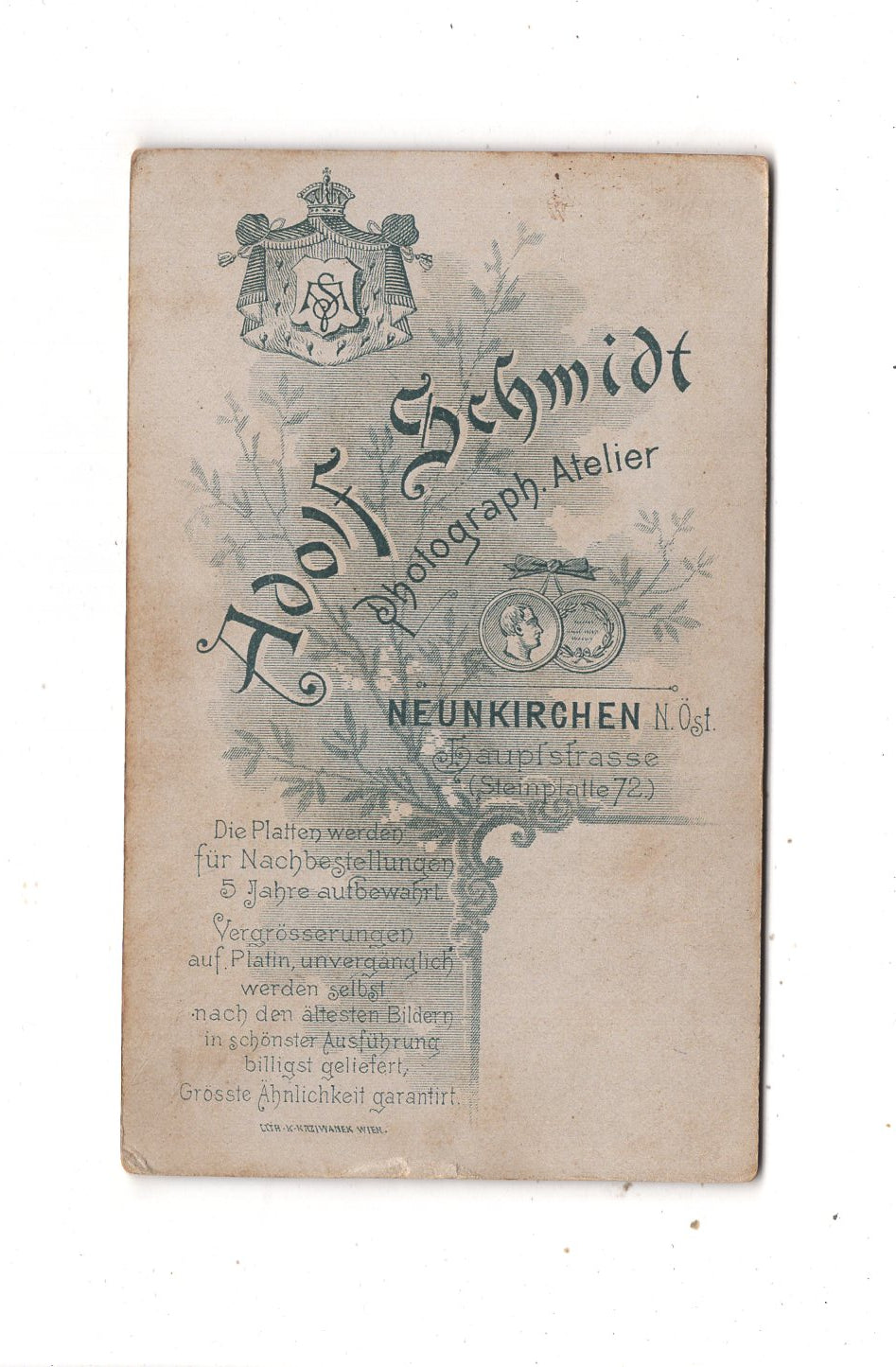 Fotografie K. u. k. Soldat (Regiment 21 ?) mit Orden und Frau - Neunkirchen 1890er