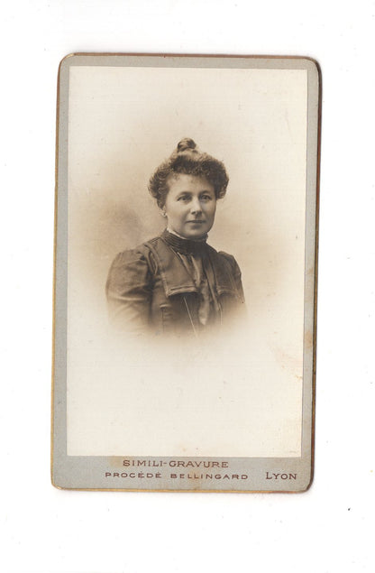 Fotografie Damenportrait - Lyon um 1900 / CDV C1-06