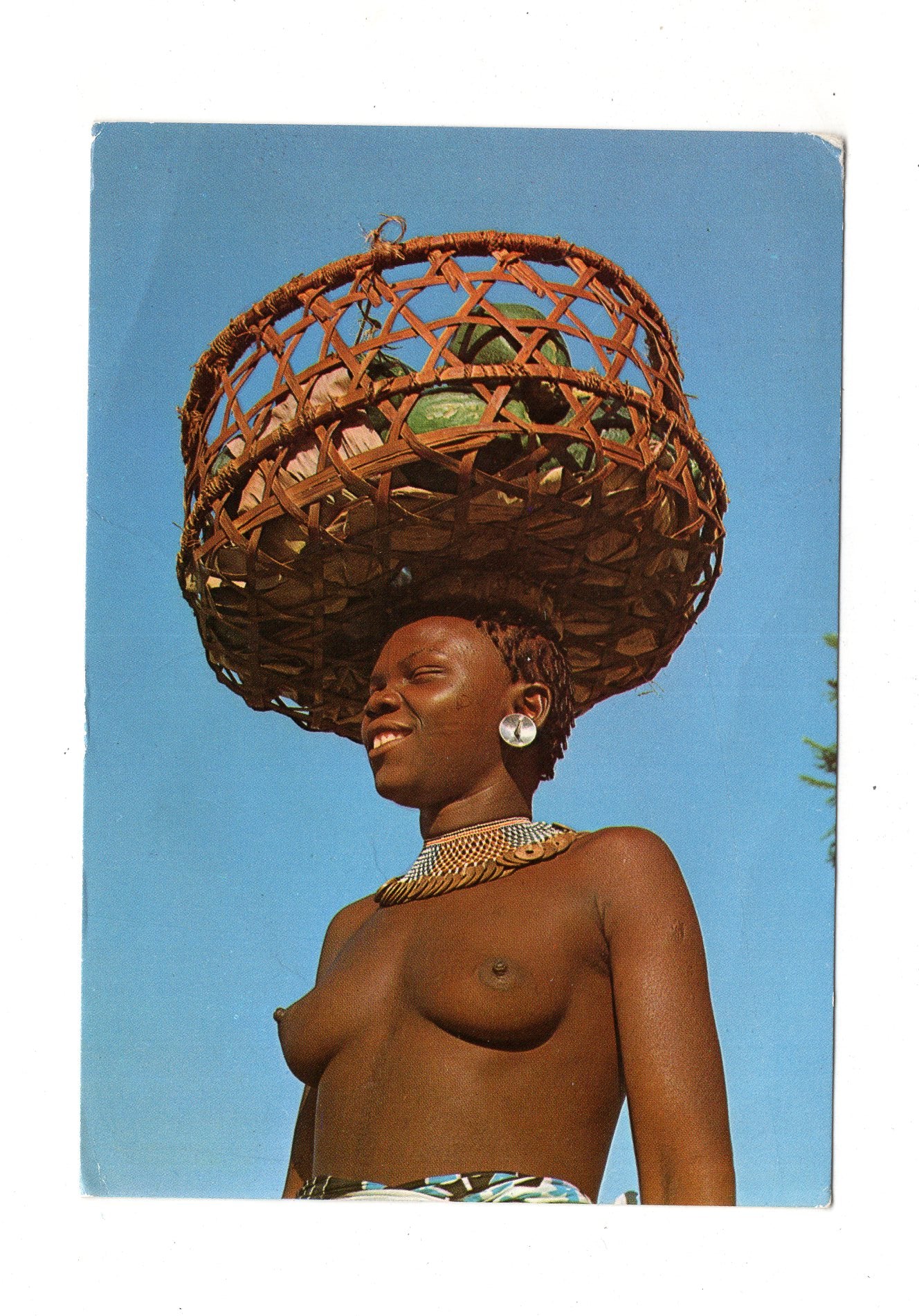 Ansichtskarte Nackte Giriama-Frau mit Obst - Kenia