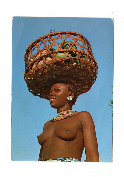 Ansichtskarte Nackte Giriama-Frau mit Obst - Kenia