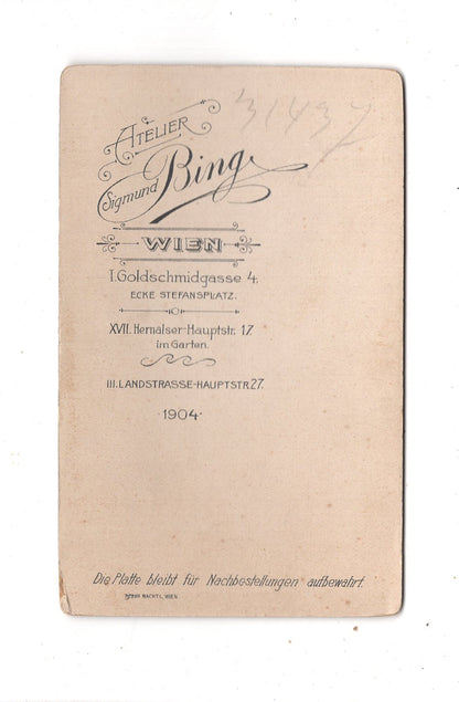 Fotografie K. u. k. Soldat mit Orden / Marine ? - Wien 1904