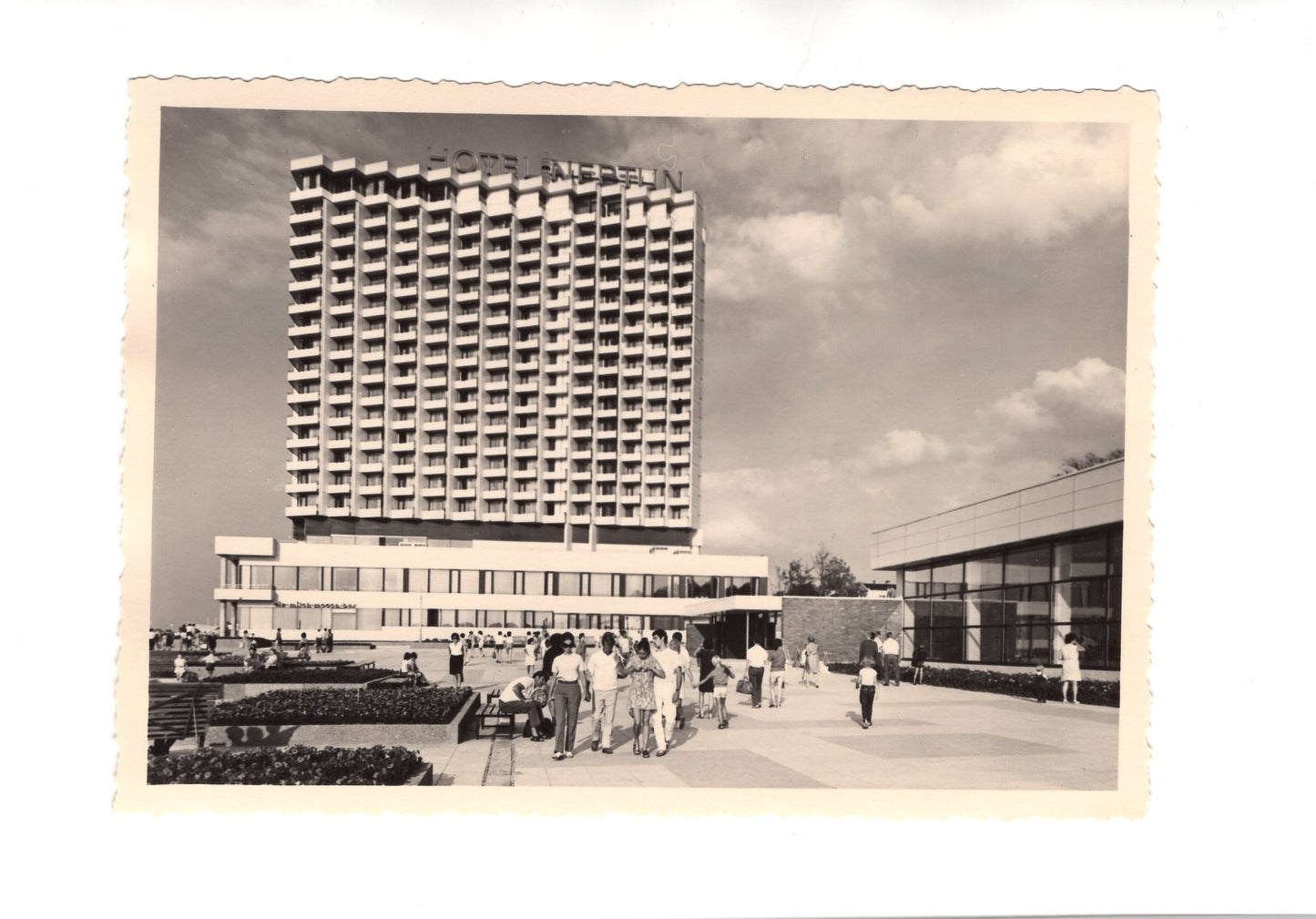 Ansichtskarte Warnemünde / Hotel Neptun